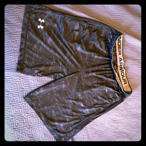 Men’s Under Armour athletic shorts size large